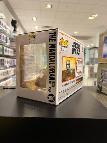 Funko Pop! Star Wars - The Mandalorian w/ The Child Moment